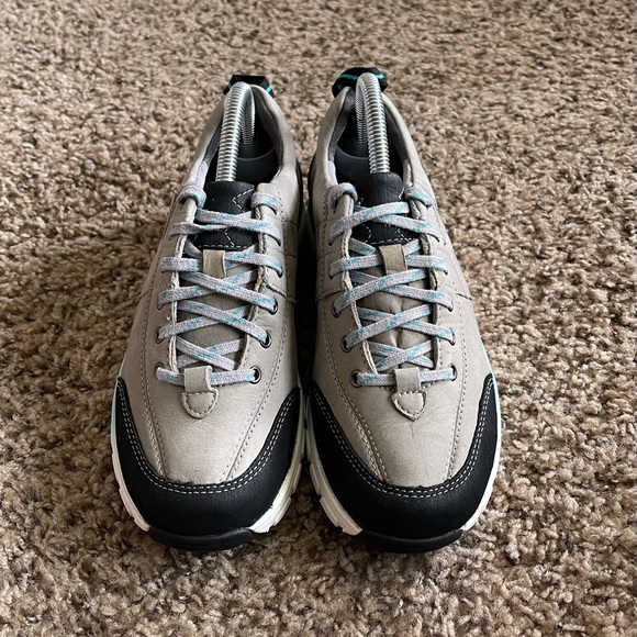 Clarks Wave Trek Waterproof Comfort Sneakers Women’s Size 7.5M - Picture 2 of 7